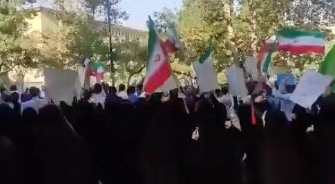 ببینید ، تجمع دانشجویان در دانشگاه تهران؛ شنبه 9 مهر 1401