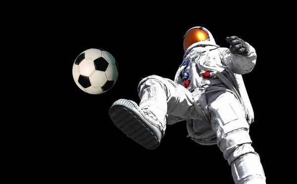 عجیب ترین مسابقه فوتبال تاریخ در فضا!